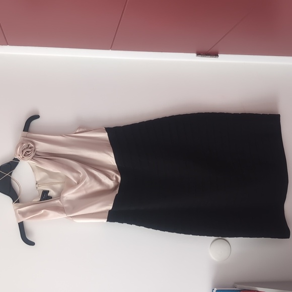 Dress barn two-tone formal dress with flower (champagne/black) - Picture 2 of 6